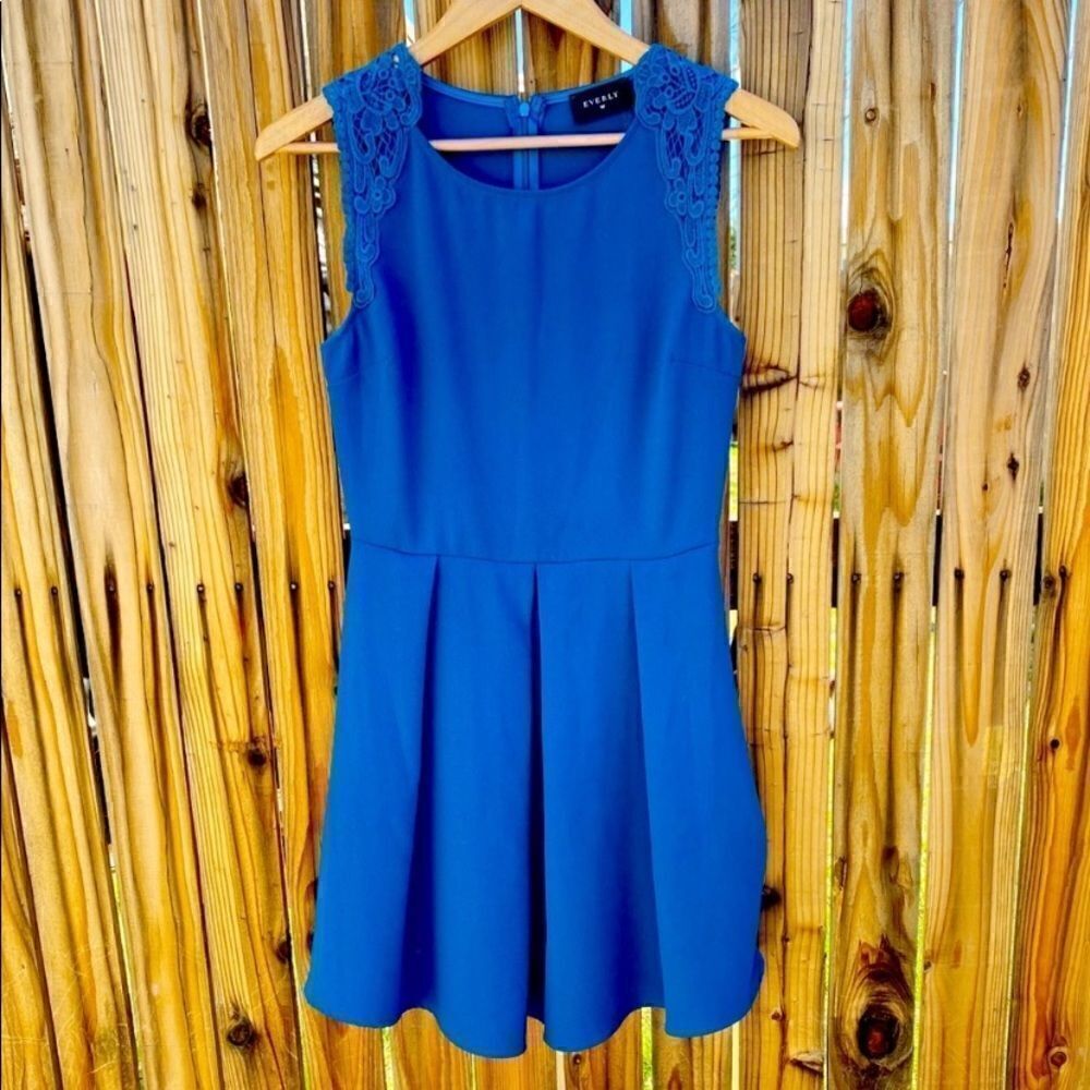 Everly Fit and Flare Lace Trim Mini Dress Blue Size Small